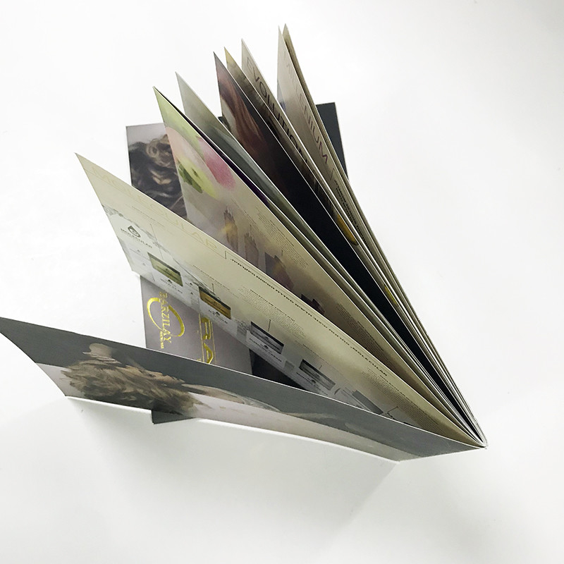Volantini per volantini Stampa di poster personalizzati 4c 4c Stampa di opuscoli A5 a colori Cmyk