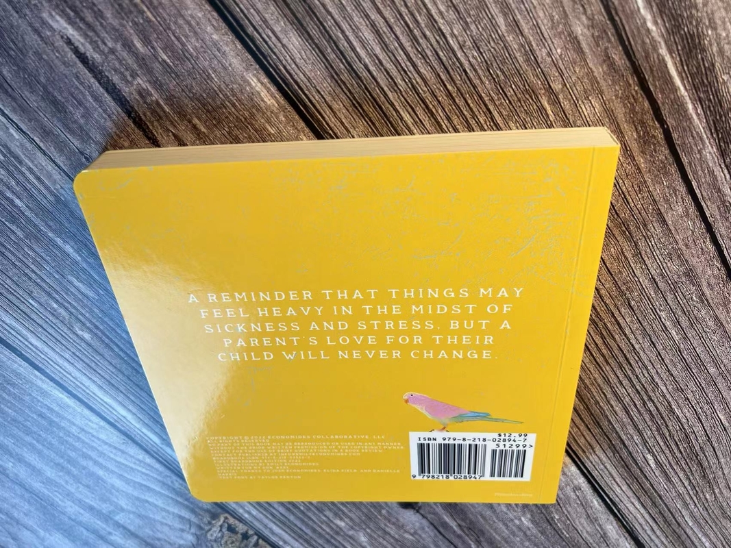 Il libro di colore di stampa offset stampa la rilegatura perfetta di superficie di timbratura calda 140gsm